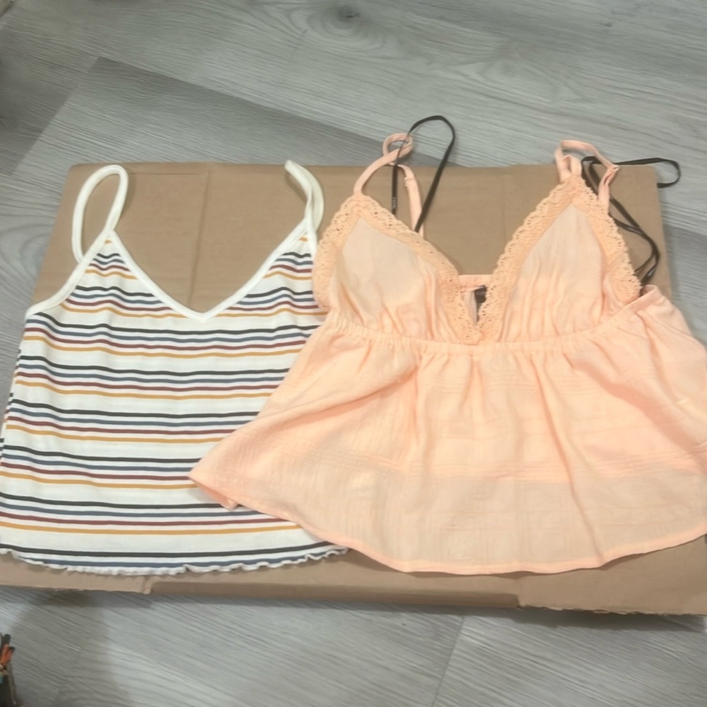 Bundle of two crop tops